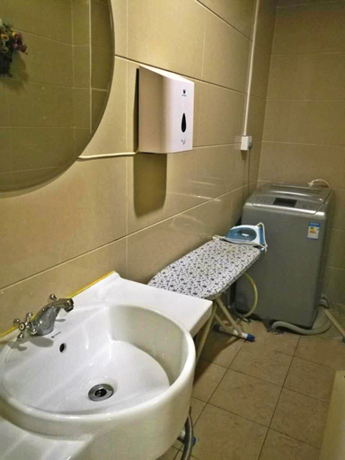 Bathroom, Hanting Hotel (Beijing Shijingshan Wanda Luda Stre, Beijing