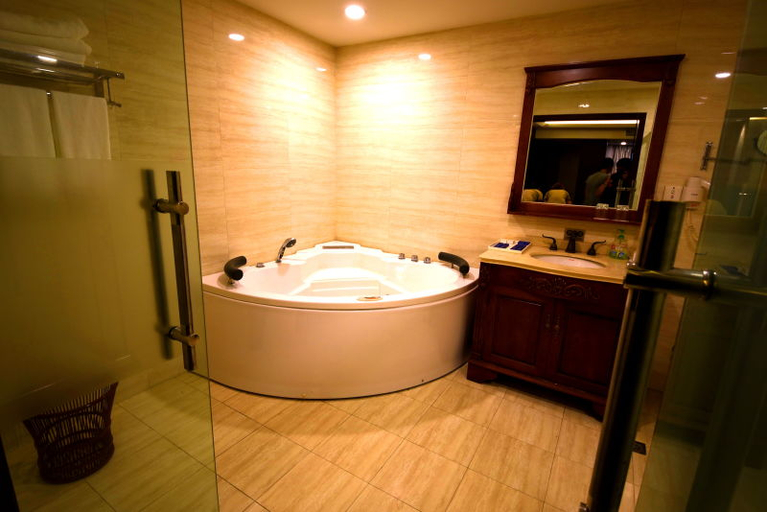Bathroom, Phoenix Hotel, Nanchong