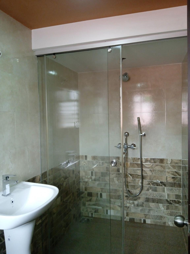 Bathroom 3, Casa Coutinho, North Goa