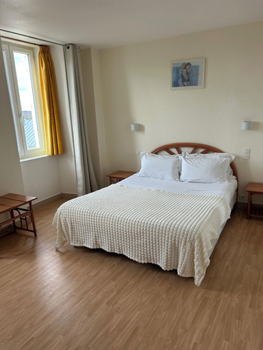 Bedroom 2, Hôtel du Rocher, Hérault