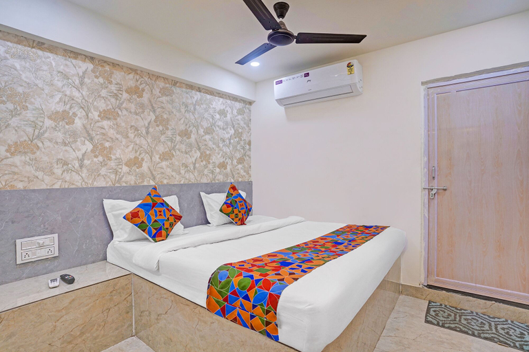 Room 4, Fabhotel Sky Inn I, Ahmadabad