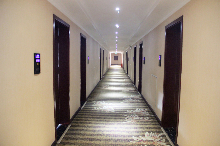 Others 4, Starlight Hotel, Liangshan Yi