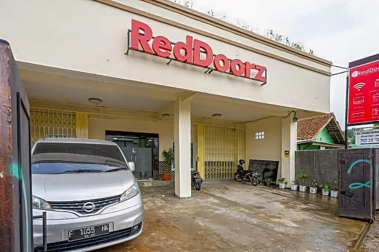 Exterior & Views 4, RedDoorz Syariah near Exit Toll Ciawi, Bogor