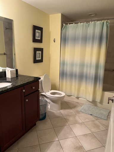 Bathroom 3, ミラマール・コンドミニアムズ, Worcester