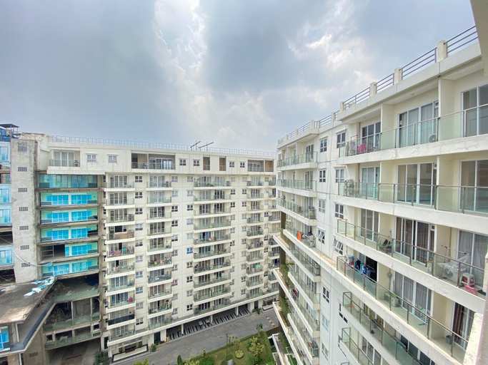 Exterior & Views 1, Luxurious & Cozy 2BR Gateway Pasteur Apartment near Exit Toll, Bandung