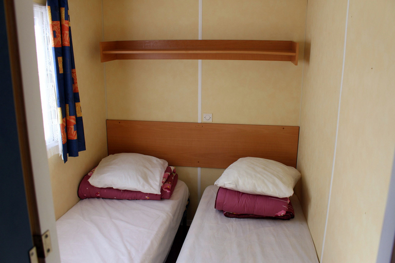 Bedroom 2, キャンピング ル ポンティ, Dordogne