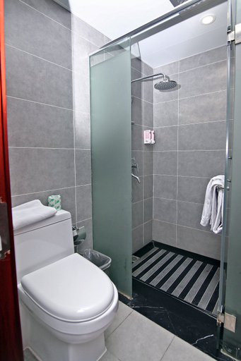Bathroom 2, Baolong Homelike Hotel (Shanghai Xuhui), Shanghai