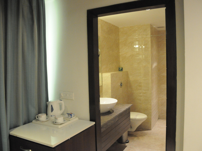 Bathroom 2, Sobti Continental Bareilly Hotel, Bareilly