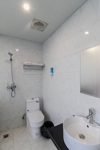 Bathroom 3, Qitian Xuefu Hotel (Bangbu Longhu Chuntian), Bengbu