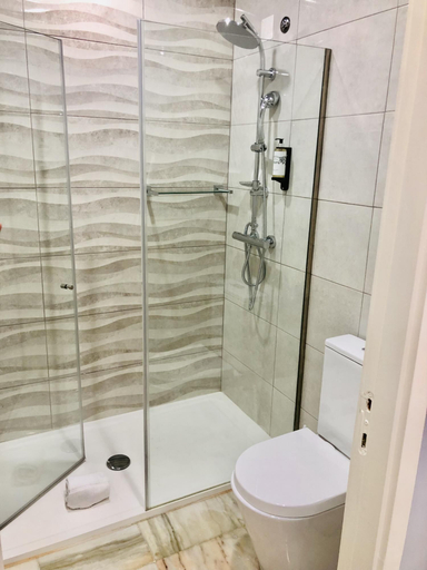 Bathroom 3, Downtown 4A in Oporto, Porto