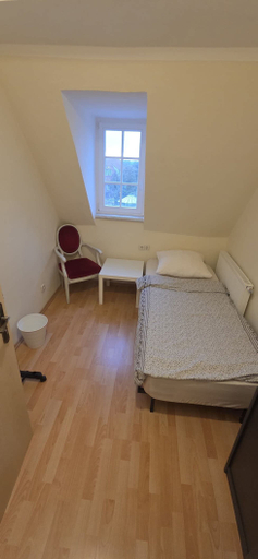 Bedroom 3, Schloss Burgscheidungen Gastehaus, Burgenlandkreis