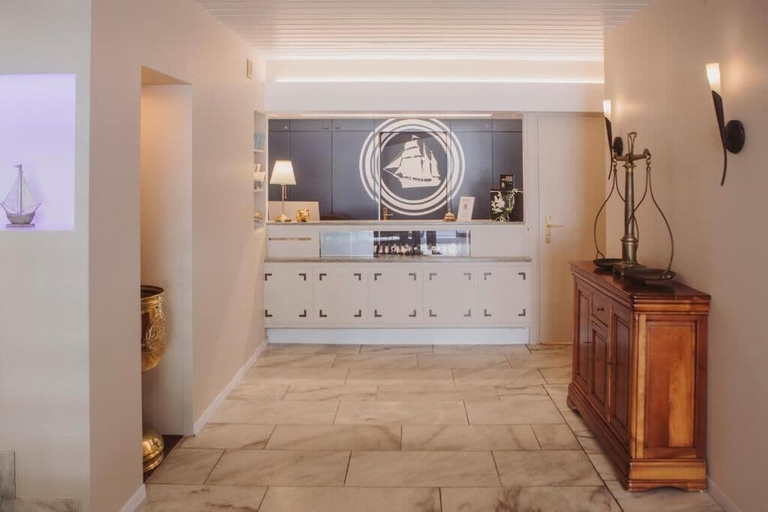 Public Area, Schiff am See, Lac