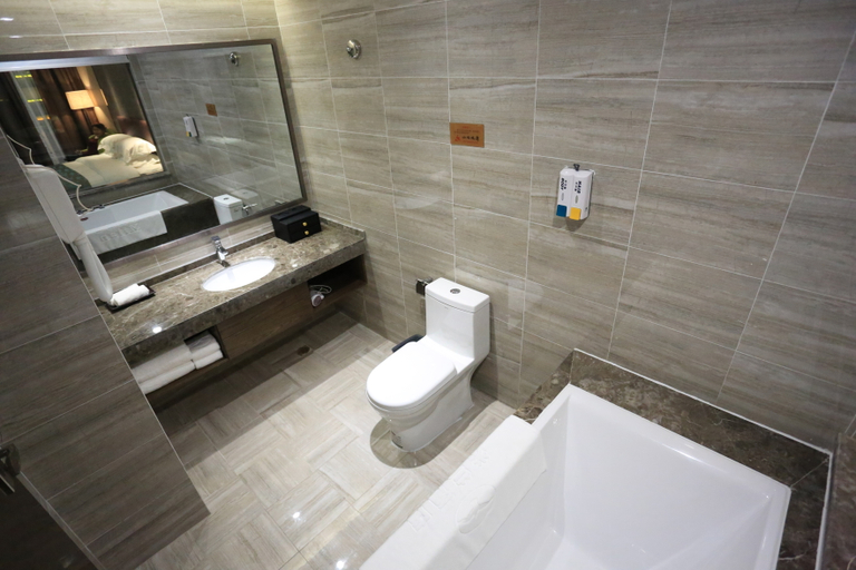 Bathroom 2, Milan Hotel, Enshi Tujia and Miao