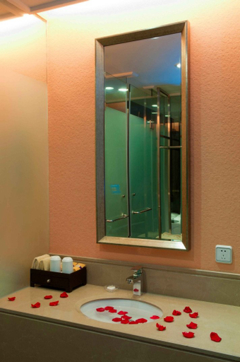Bathroom, Homeinn Fairyland Hotel (Linhai Yintaicheng), Taizhou