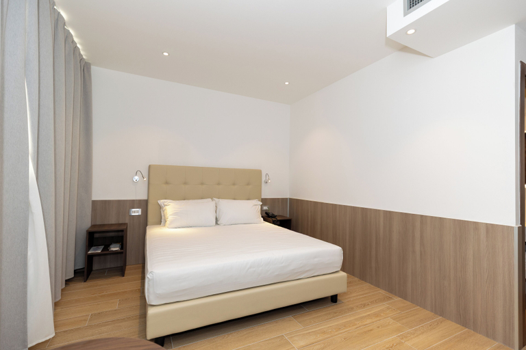Bedroom 4, Lh HOTELS, Milano