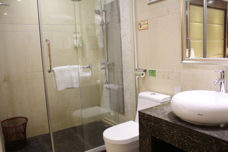 Bathroom 3, Zhaoqing Blue Palace Hotel, Zhaoqing