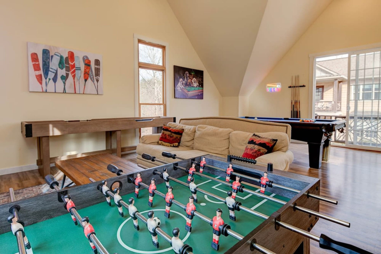 Room 3, Lake Lure Game Room Fire Pit Resort Access, Rutherford