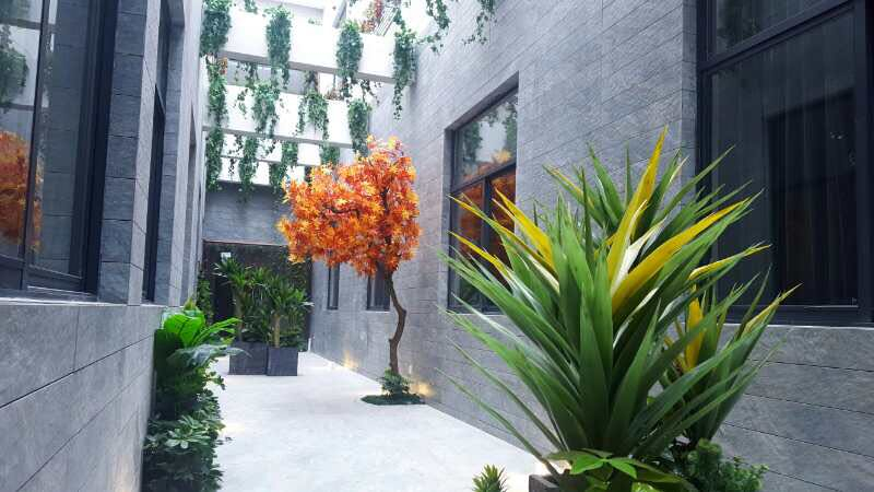 Exterior & Views