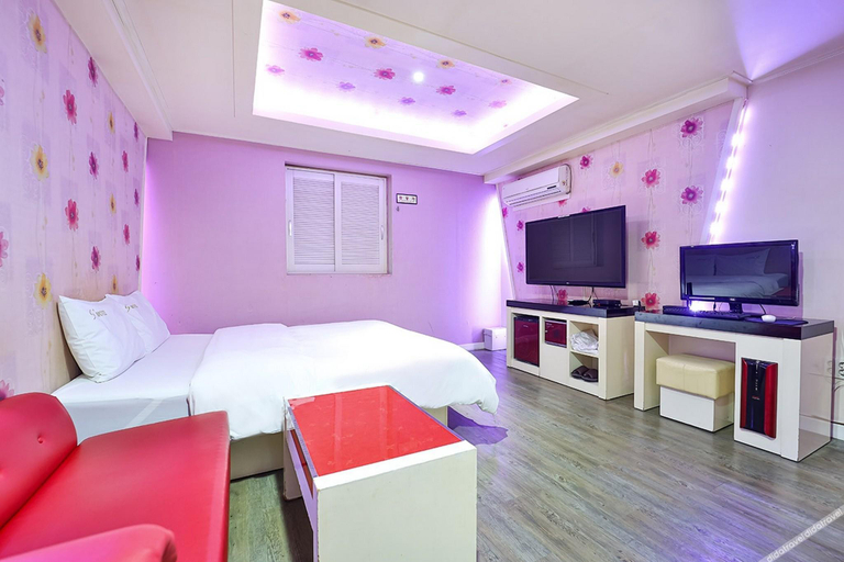 Bedroom 3, Geojedo Gohyeon V Motel, Geoje