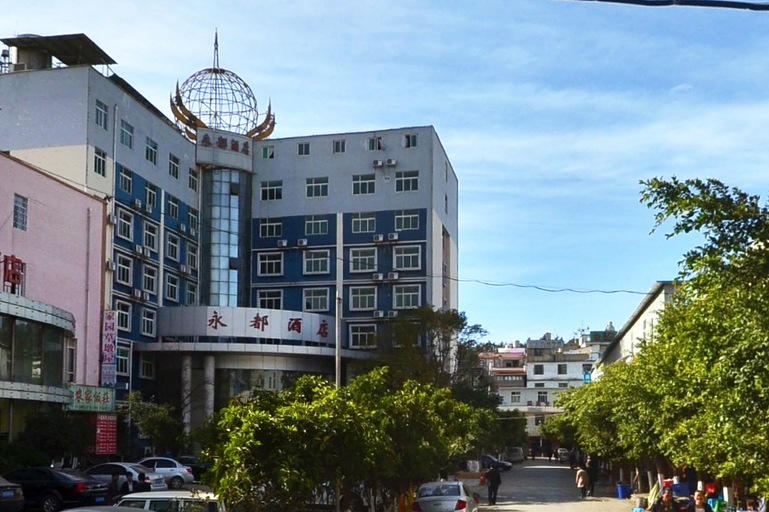 Exterior & Views