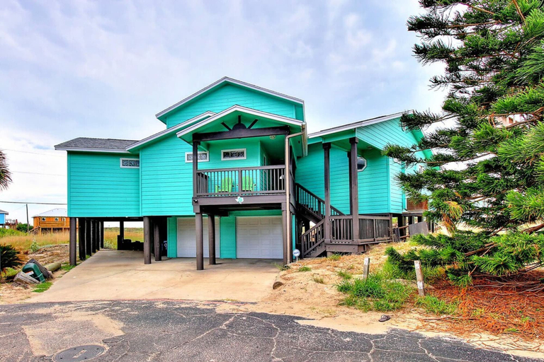 Exterior & Views 2, La Playa Paradise- Beach Access Large Island Home Pool Table, Nueces