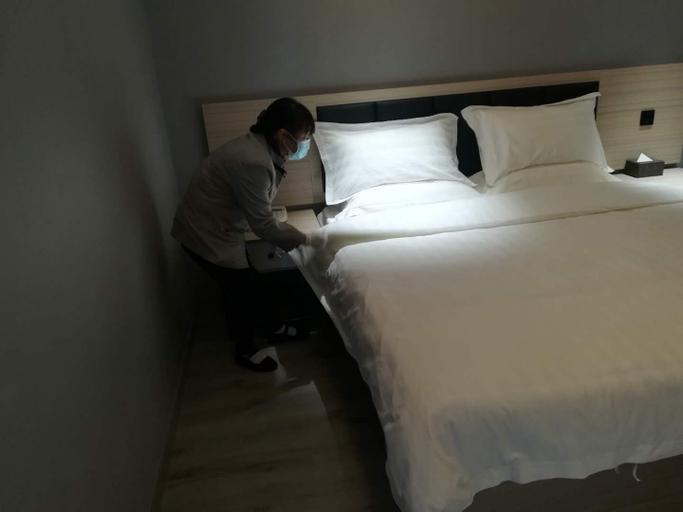 Bedroom 2, 華陽鑫福隆ホテル(諸曁高速鉄道駅)(华阳鑫福隆酒店(诸暨高铁站店)), Shaoxing