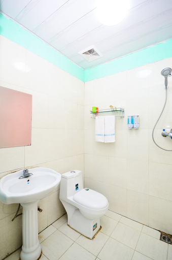 Bathroom, Wanyuan Express Hostel, Xuzhou