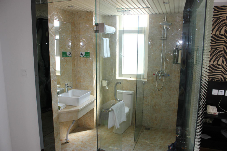 Bathroom 3, Yiting Holiday Theme Hotel, Weihai