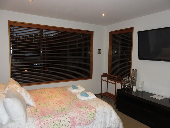 Bedroom 3, Maples on Harewood Bed and Breakfast, Christchurch