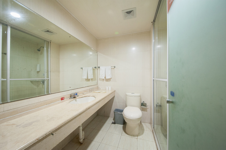 Bathroom 3, EZZI Hotel (Nantong Haohe Scenic Area Haierxiang Subway Station), Nantong