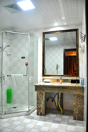 Bathroom 3, Changchen Hotel, Linyi