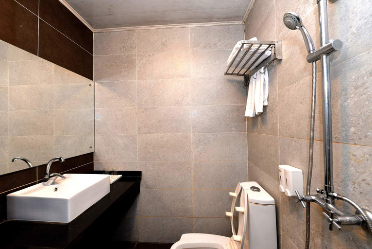 Bathroom 2, Sixi Business Hotel (Chang'an Wanke), Dongguan