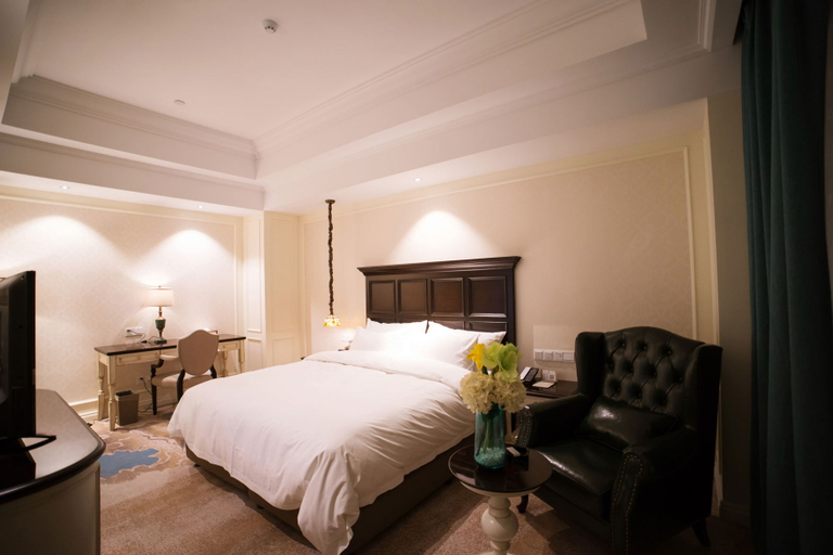 Bedroom 2, New World Hotel, Lishui