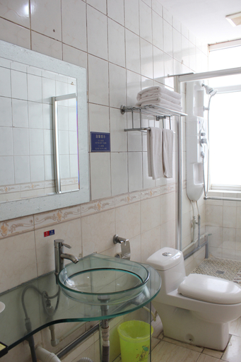 Bathroom 2, Rushan Hotel, Weihai