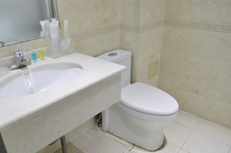Bathroom 2, Yayuan Business Hotel, Shijiazhuang