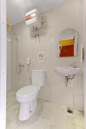 Bathroom 3, Literooms Minijack Megamendung Puncak, Bogor
