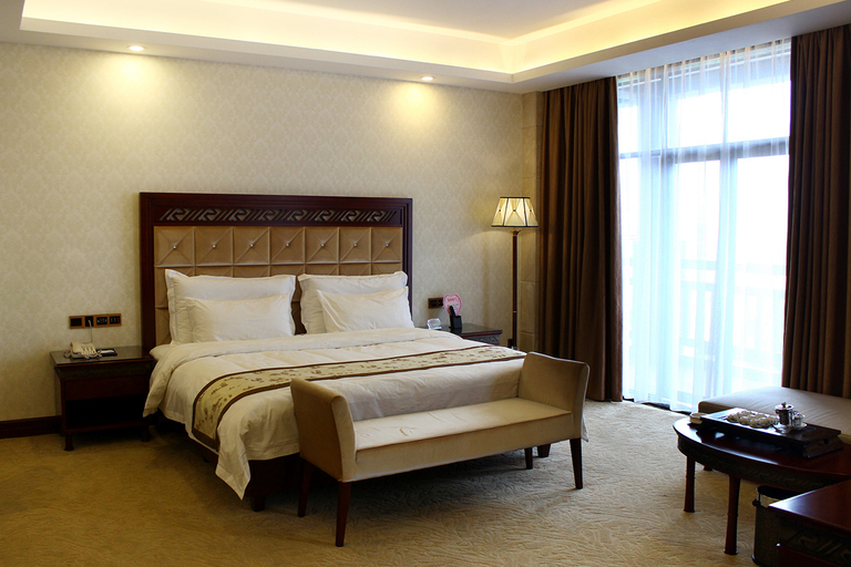 Bedroom 2, Guangdong Yao Cultural Hotel, Qingyuan