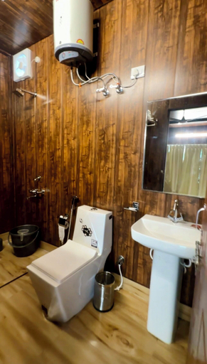 Bathroom 3, Camp Mountain Valley, Tehri Garhwal