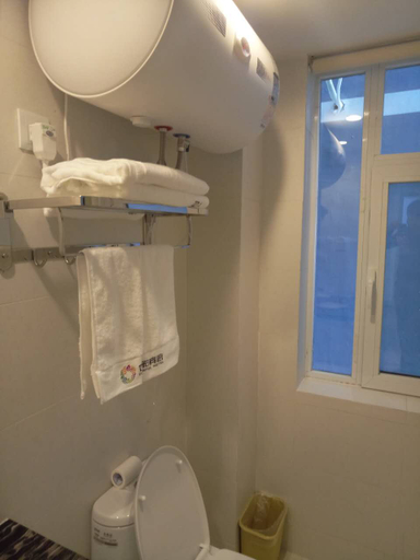 Bathroom, Qicai Hotel, Zhangye