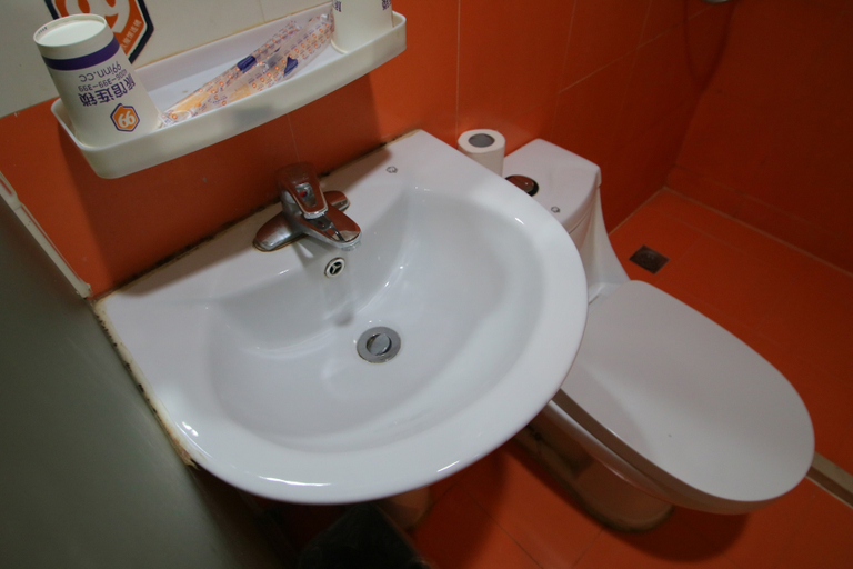 Bathroom, 99 Inn (Shanghai Railway Station No.1 branch), Shanghai