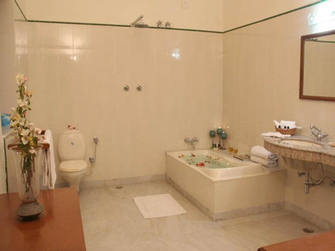 Bathroom 2, Polo Heritage Hotel, Jodhpur