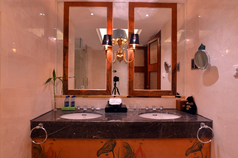 Bathroom, Ji'an Hotel, Ji'an