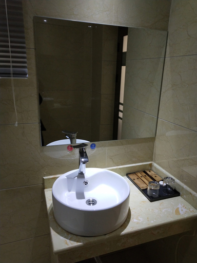 Bathroom 3, Linshuo Holiday Hotel, Qujing