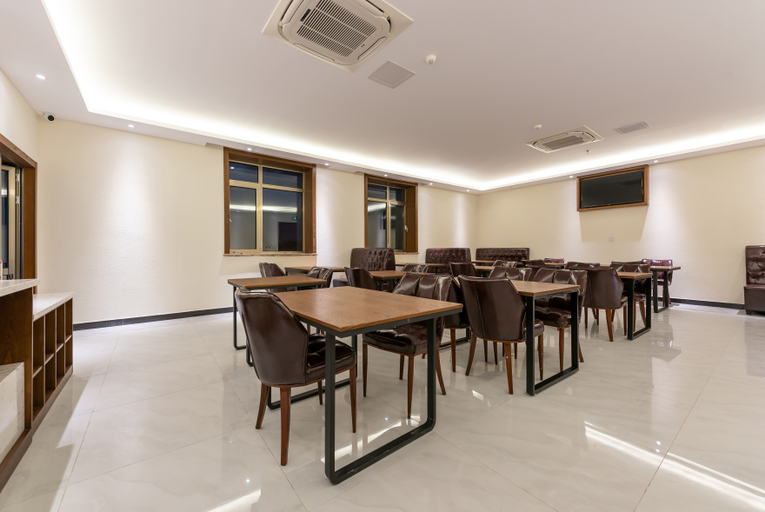 Food & Drinks 4, James Joyce Coffetel Beijing Changping Dongguan Subway Station University Town, Beijing