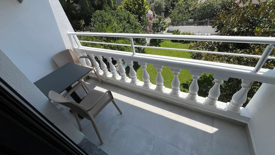 Property grounds 2, KERAMOS BUTİK OTEL, Milas