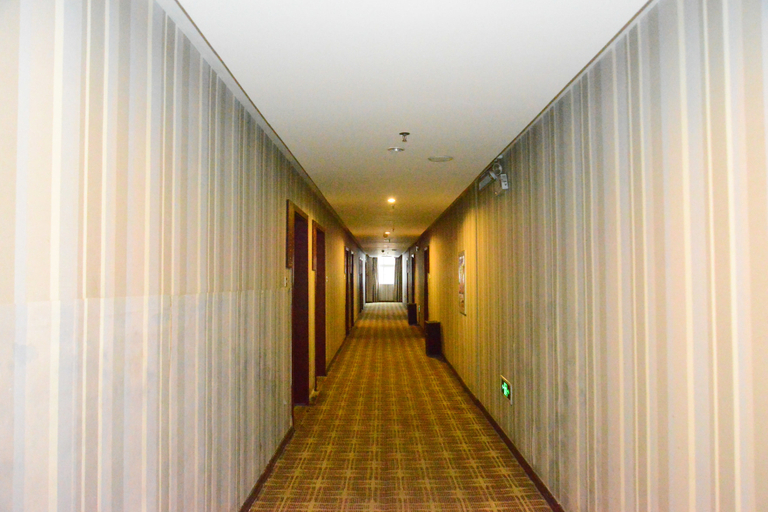 Others 3, HOLIDAY INN, Zhumadian
