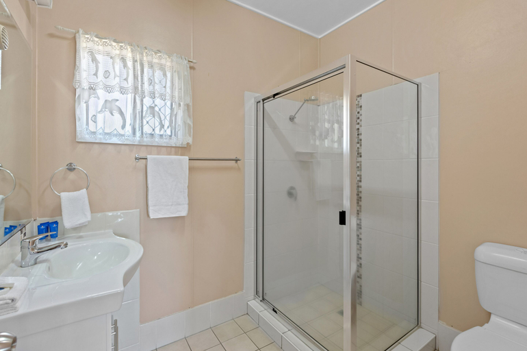 Bathroom 3, Discovery Parks - Ayr, Burdekin