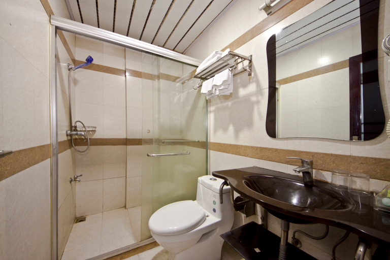 Bathroom 2, Xing Guang Hotel, Fuzhou