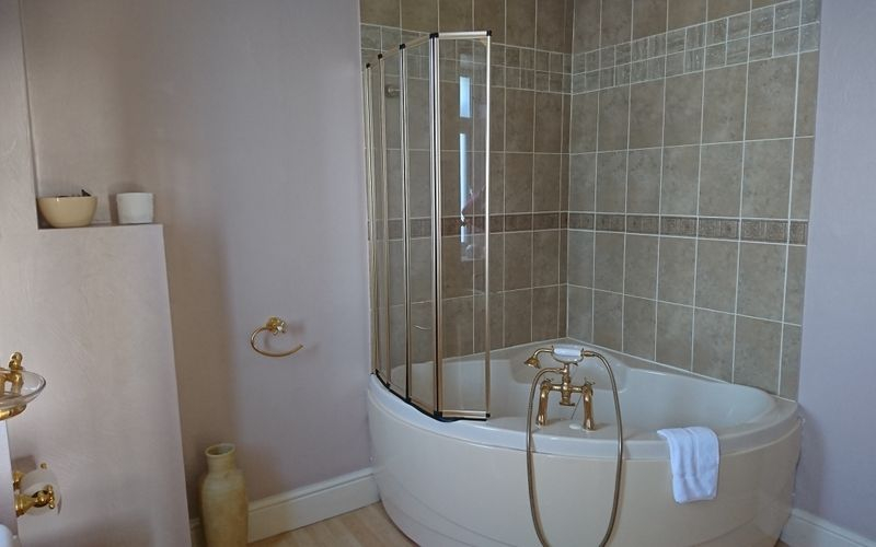 Bathroom 3, Cadwgan House Hotel, Gwynedd