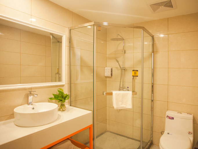 Bathroom 3, Shell Hotel Shanghai Baoshan District Shuichan Road Huayuan City, Shanghai
